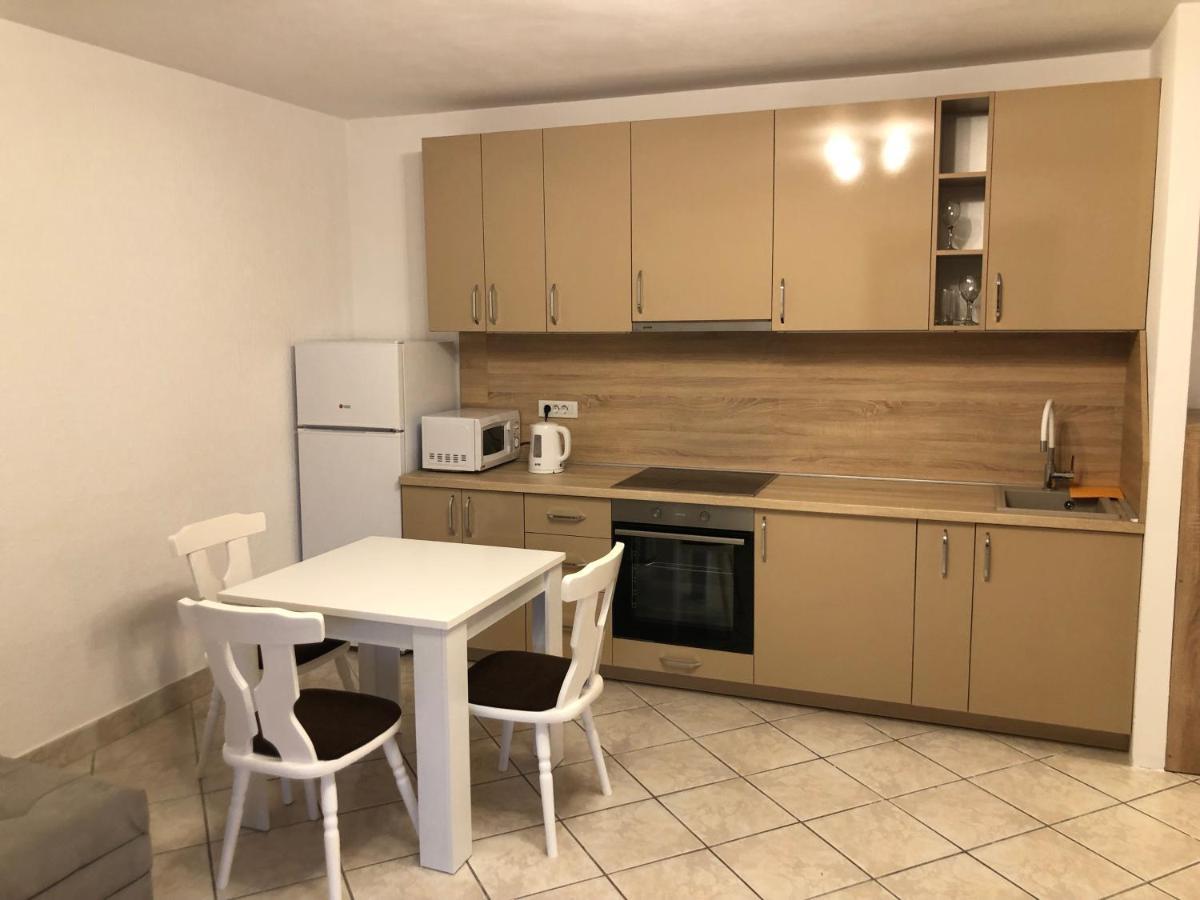 Apartmani Lime Petrovac Exteriér fotografie